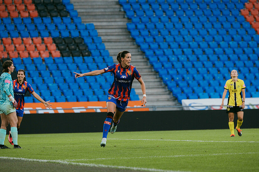 AUSVERKAUFT | FCB-Frauen – FC Zürich Frauen | V-ZUG Lounge